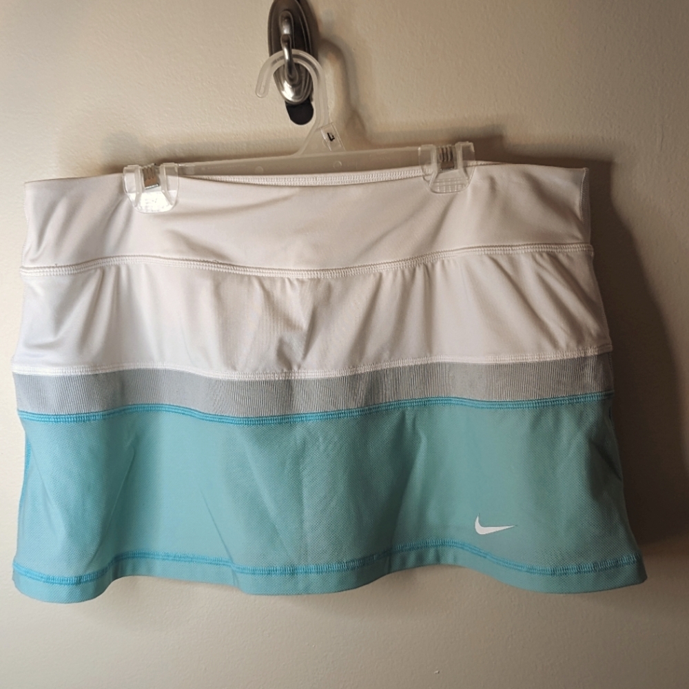NIKE white mint green pull on Tennis Skirt Dri Fit with Shorts